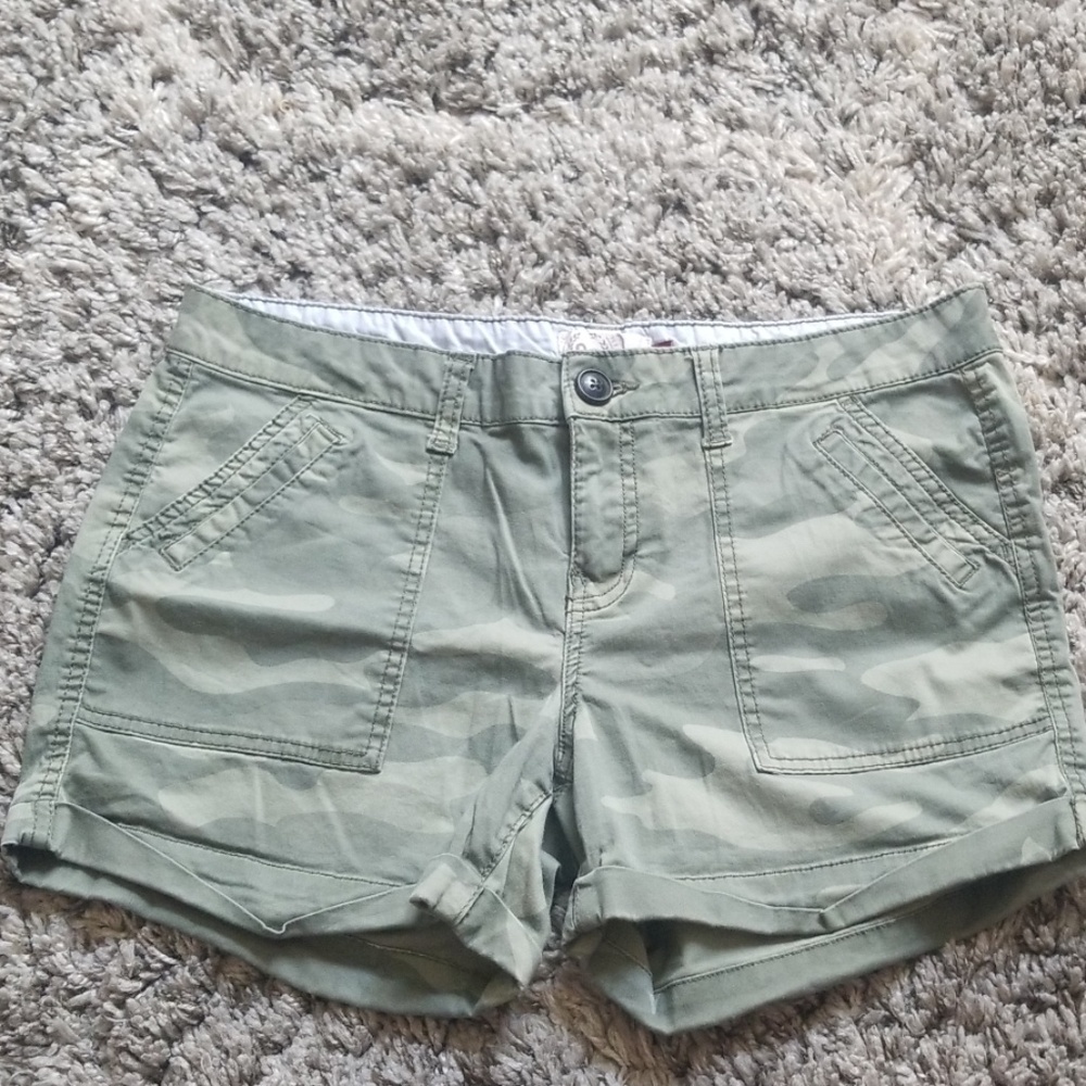 Camo shorts size 11 juniors